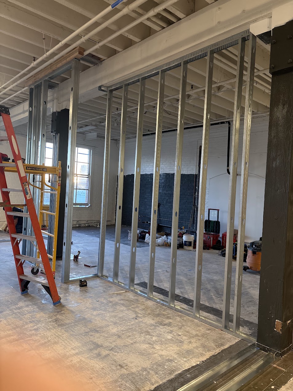 Curved wall framing